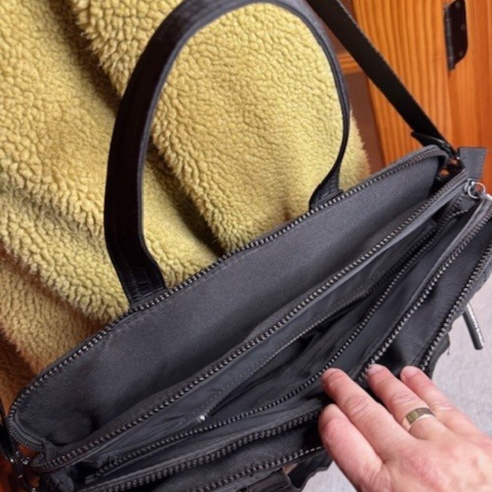 Steve Madden Black Quilted Laptop Tote Work Bag Zippered - Picture 5 of 8